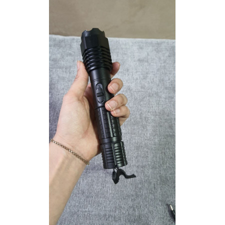 Ліхтар BL-1103 + відлякувач — посилений та надійний